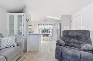 27 Woodward Rd, Lincoln, RI 02865 - Photo 5