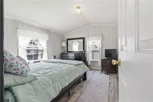 27 Woodward Rd, Lincoln, RI 02865 - Photo 13