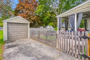 158 Gentian Ave, Providence, RI 02908 - Photo 33