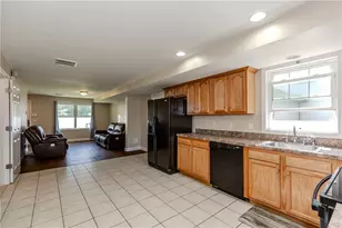 18 Willis St, Cranston, RI 02910 - Photo 5