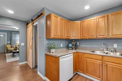10 Progress Street, Warwick, RI 02889 - Photo 5