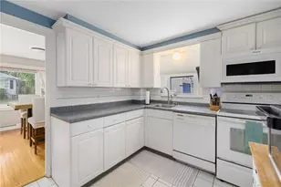 11 Doane St, Cranston, RI 02910 - Photo 13