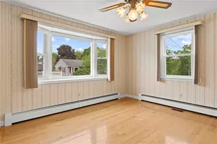 7 Esther St, Cranston, RI 02920 - Photo 9