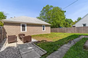 53 Edgewood Ave, Cranston, RI 02905 - Photo 25