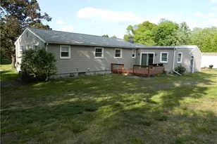 68 Zinnia Dr, Cranston, RI 02920 - Photo 3