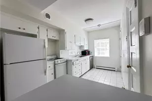 140 Humboldt Ave, Providence, RI 02906 - Photo 9