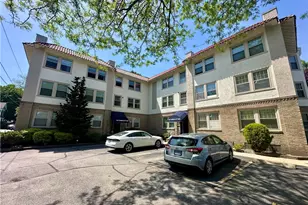 140 Humboldt Ave, Providence, RI 02906 - Photo 1