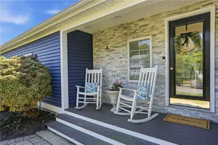 34 Brooks Farm Dr, Bristol, RI 02809 - Photo 3