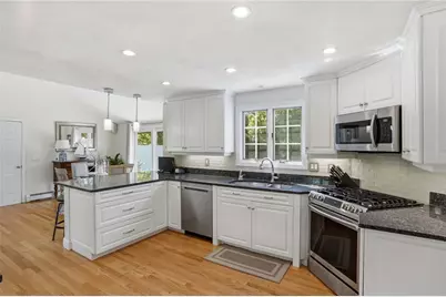 34 Brooks Farm Drive, Bristol, RI 02809 - Photo 9