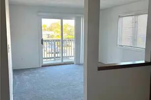 724 Beverage Hill Ave, Pawtucket, RI 02861 - Photo 5