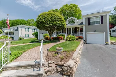 32 Orchard Meadows Drive, Smithfield, RI 02917 - Photo 3