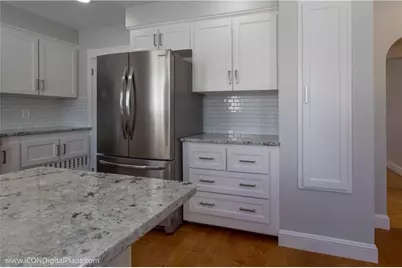 429 Forest Avenue, Middletown, RI 02842 - Photo 9