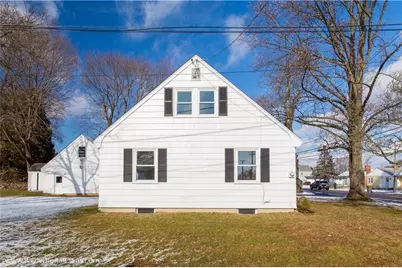 429 Forest Avenue, Middletown, RI 02842 - Photo 3
