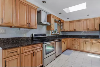 194 Parkside Avenue, Pawtucket, RI 02861 - Photo 3