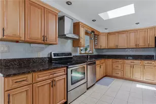 194 Parkside Ave, Pawtucket, RI 02861 - Photo 3