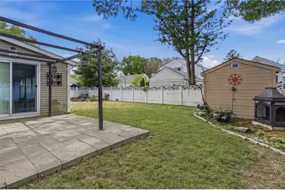 194 Parkside Avenue, Pawtucket, RI 02861 - Photo 27