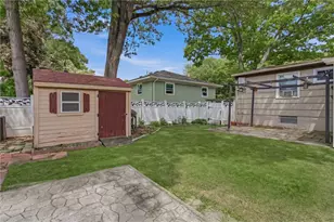 194 Parkside Ave, Pawtucket, RI 02861 - Photo 33
