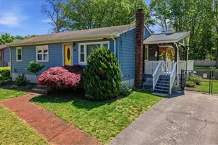 28 Orrin St, Warwick, RI 02886 - Photo 3