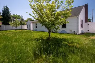 7 Hopedale Dr, West Warwick, RI 02893 - Photo 27