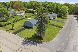 10 Wagon Wheel Ln, Woonsocket, RI 02895 - Photo 17