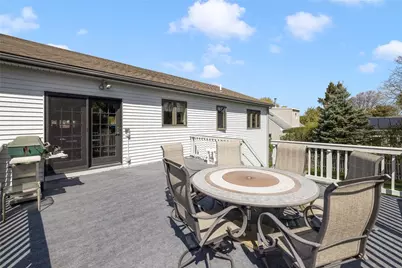 11 Renfrew Avenue, Middletown, RI 02842 - Photo 9