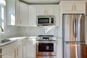 17 Slocum St, Providence, RI 02909 - Photo 7
