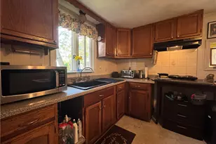 77 Huron St, Warwick, RI 02889 - Photo 3