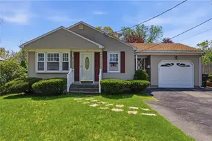 21 Citizen St, Cumberland, RI 02864 - Photo 1