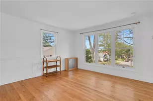 14 Barnsdale Rd, East Providence, RI 02914 - Photo 9