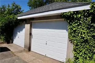 133 Wampanoag Trl, East Providence, RI 02915 - Photo 25