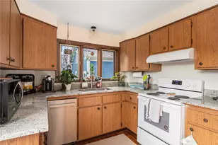 26 Hudson St, Providence, RI 02909 - Photo 17