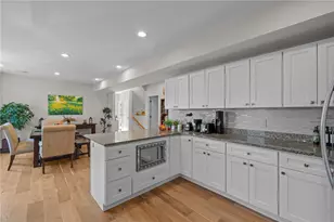 12 University Ave, Providence, RI 02906 - Photo 23