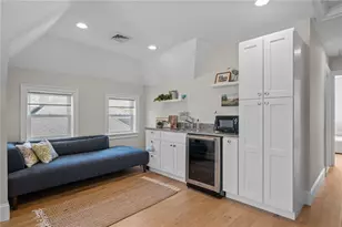 12 University Ave, Providence, RI 02906 - Photo 33