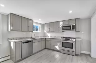 43 Jenkins St, Providence, RI 02906 - Photo 3