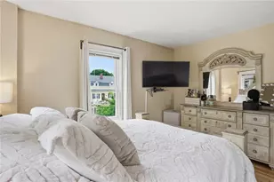 104 Fairview Ave, Pawtucket, RI 02860 - Photo 17
