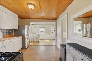 272 Riverside St, Portsmouth, RI 02871 - Photo 17