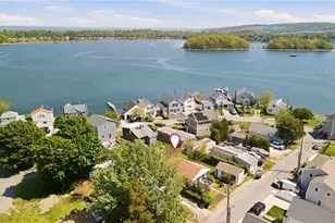 272 Riverside St, Portsmouth, RI 02871 - Photo 9