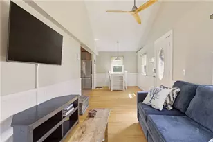 272 Riverside St, Portsmouth, RI 02871 - Photo 13