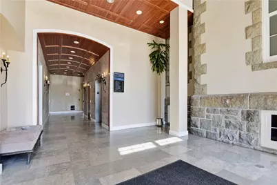 1000 Chapel View Boulevard #306, Cranston, RI 02920 - Photo 3