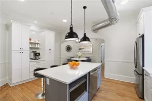 82 High St, Bristol, RI 02809 - Photo 3