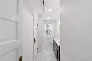 82 High St, Bristol, RI 02809 - Photo 9