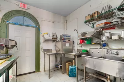 207 Douglas Avenue, Providence, RI 02908 - Photo 11