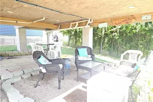 854 Matunuck Beach Rd, South Kingstown, RI 02879 - Photo 3