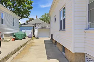 70 Holburn Ave, Cranston, RI 02910 - Photo 15