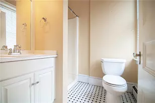 68 Dexter St, Providence, RI 02909 - Photo 21