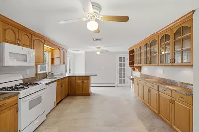 160 Fort Street, East Providence, RI 02914 - Photo 9