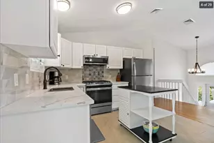 14 Lakeview Dr, Narragansett, RI 02882 - Photo 3