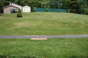 752 Quaker Ln, Warwick, RI 02818 - Photo 5