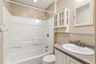 46 Somerset Ave, East Providence, RI 02915 - Photo 7