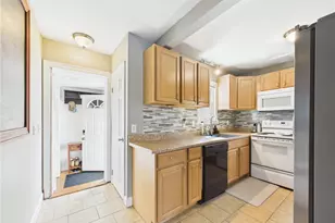 122 Gordon Ave, Warwick, RI 02889 - Photo 3